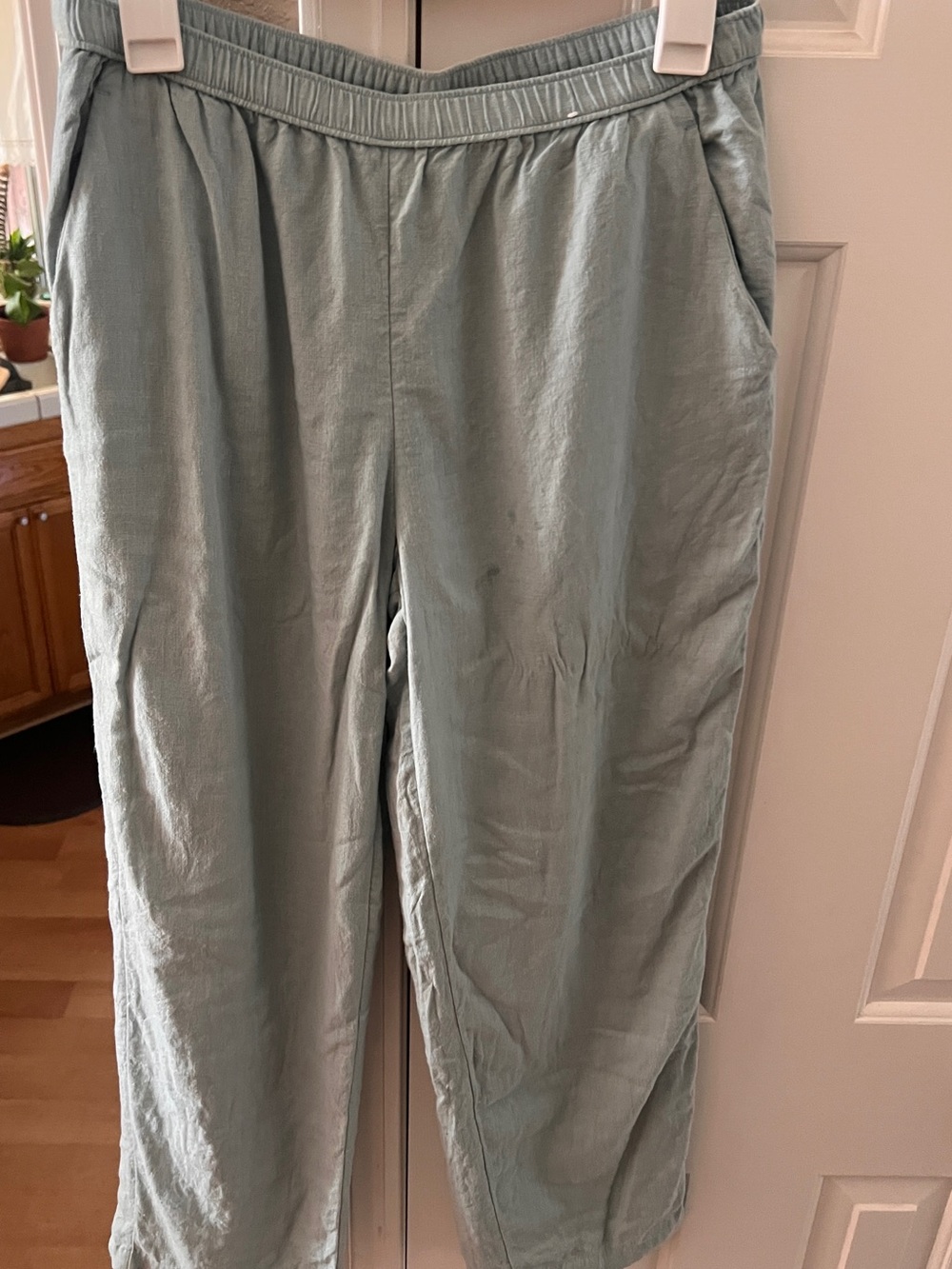 Abercrombie & Fitch Light Sage Elastic-Waist Chinos